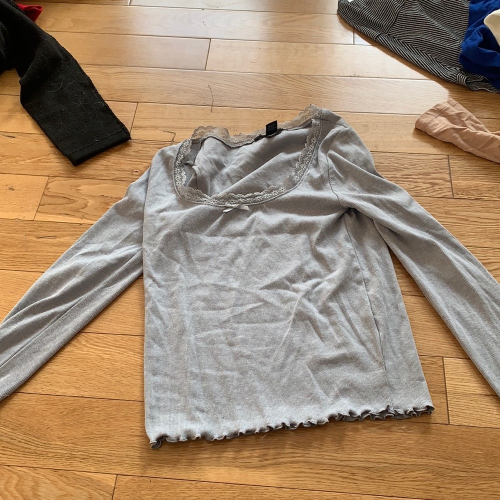 M long sleeve shirt